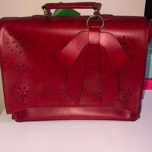Elegant red business/casual bag